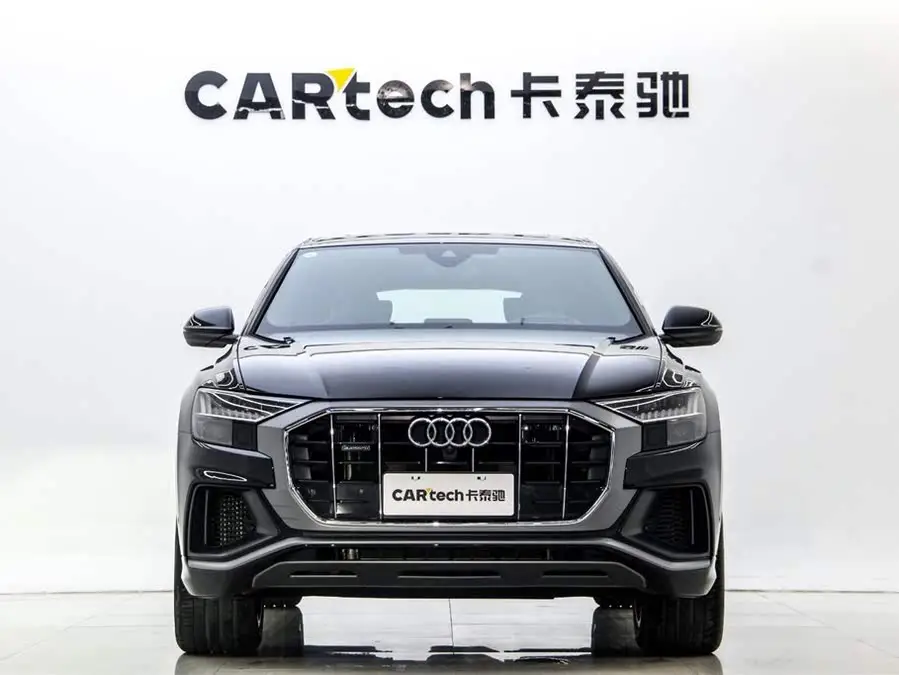 أودي Q8 2023 55 TFSI إصدار الأداء