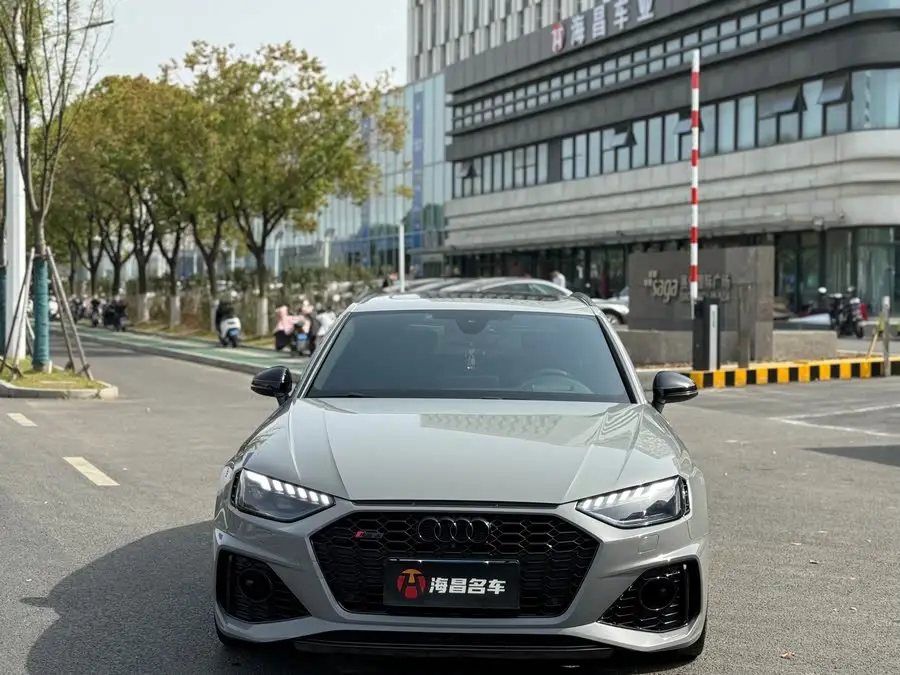 أودي RS 4 2021 طراز RS4 أفانت إصدار بلاك