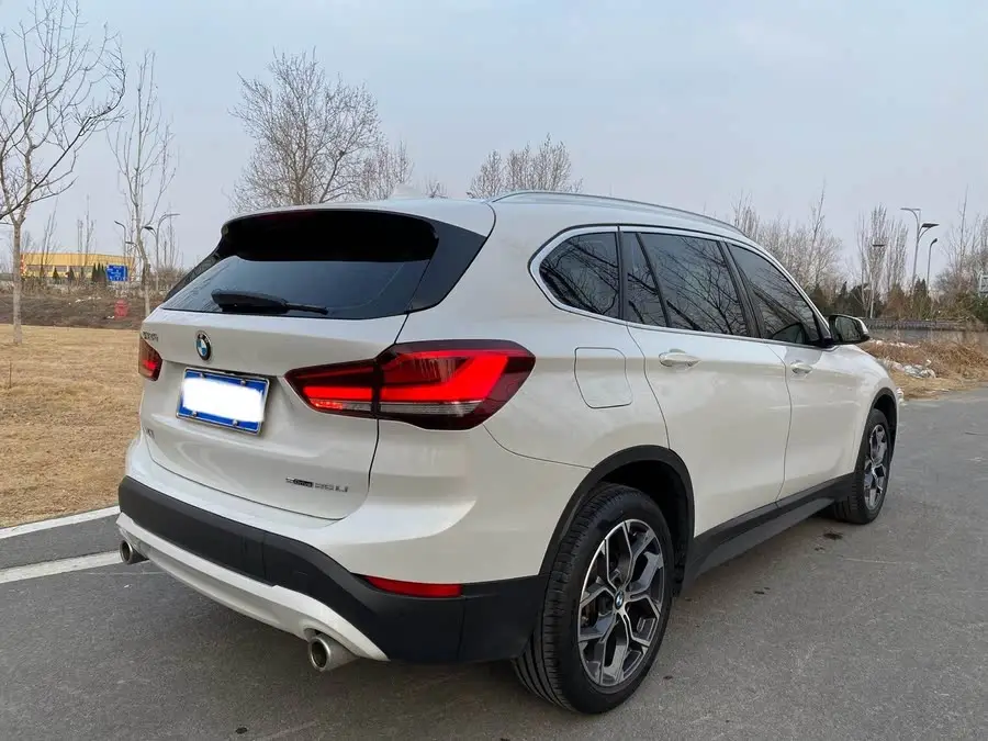 بي إم دبليو X1 2022 sDrive25Li الطراز الرائد