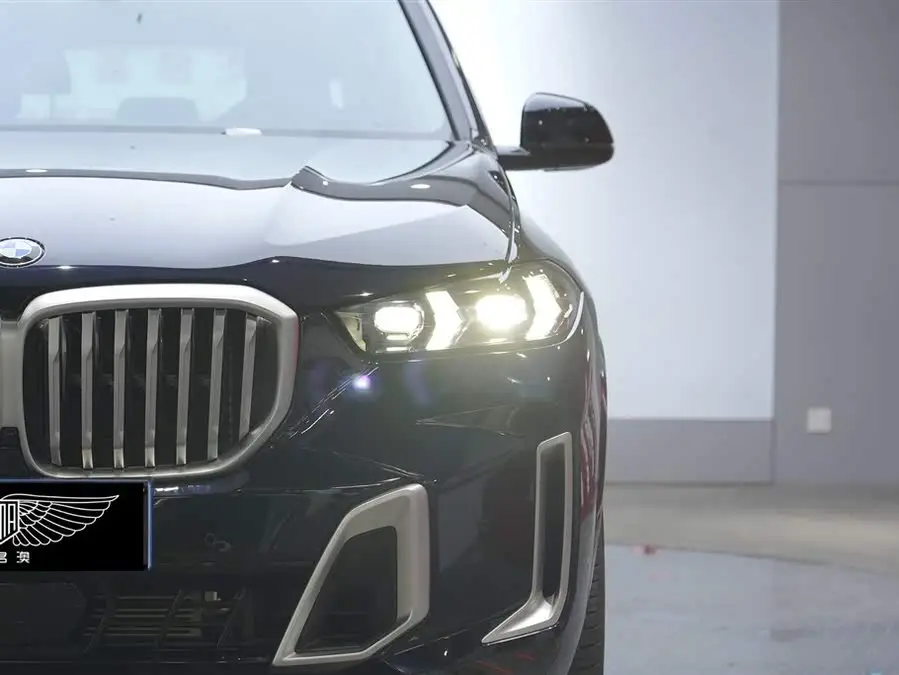 BMW X5 2023 xDrive 30Li M Sport Package