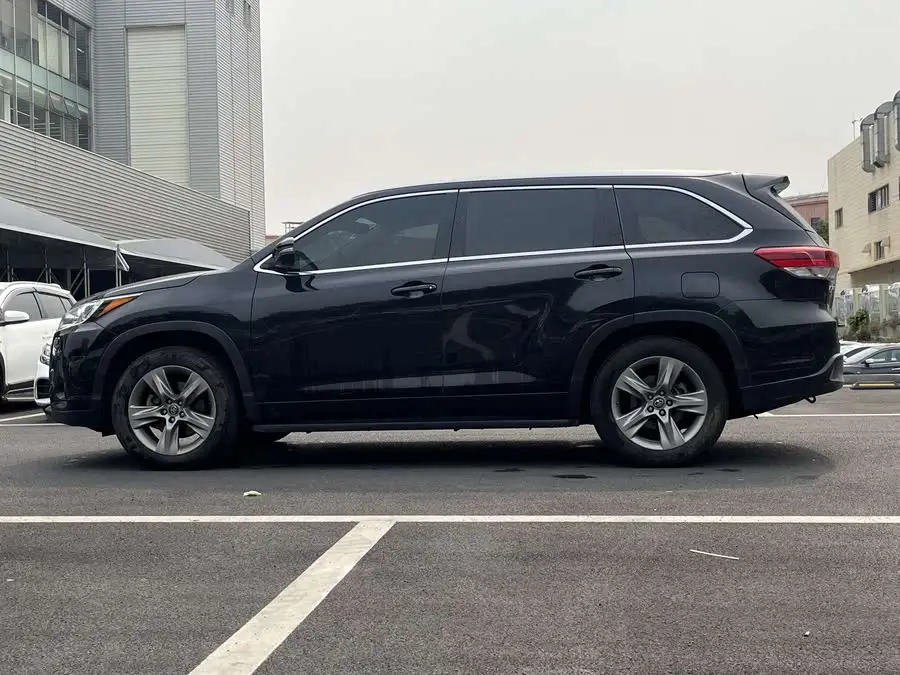 Highlander 2018 2.0T AWD Supreme 7-seater National VI