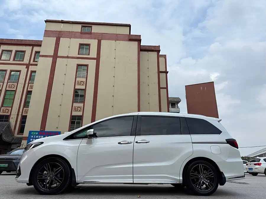 2022 هوندا أوديسي 2.0L e:HEV إصدار شارب إنجوي