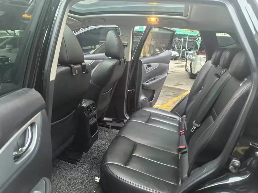 نيسان إكس-تريل 2021 2.0 لتر CVT النسخة الفاخرة