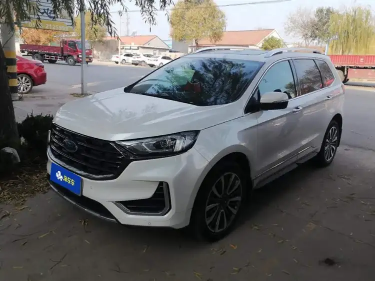 2021 Ford Edge PLUS EcoBoost 245 Two-Wheel Drive Luxury 7-Seater