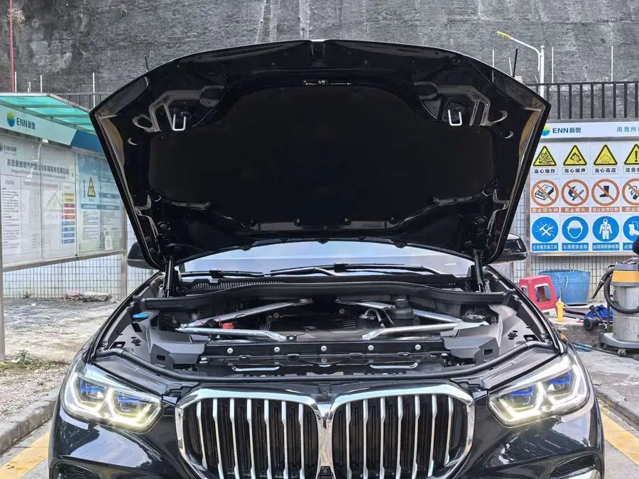 بي إم دبليو X5 2022 xDrive 30Li حزمة M الرياضية الفاخرة