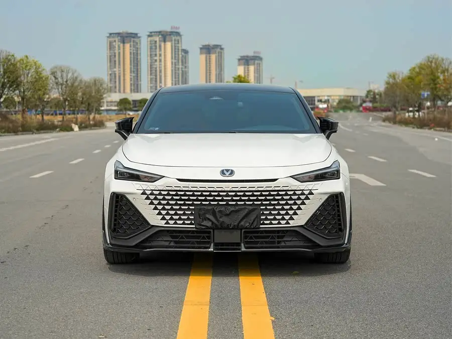 شانغان UNI-V 2024 2.0T الرياضية الكلاسيكية