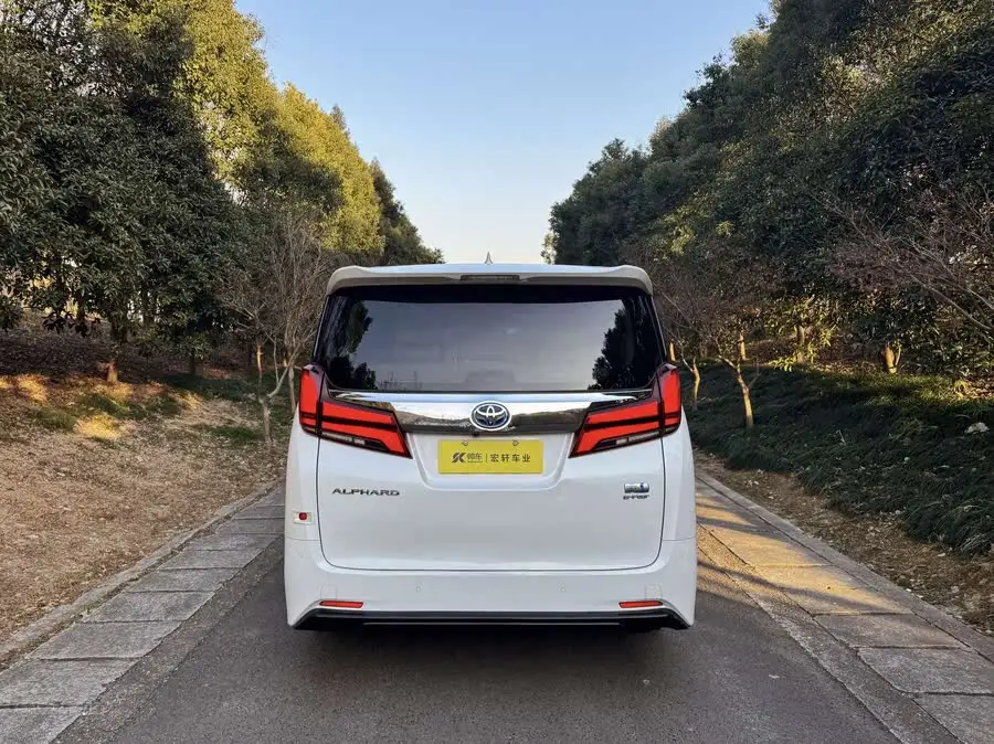 ألفارد 2021 الهجين 2.5 لتر الفاخرة