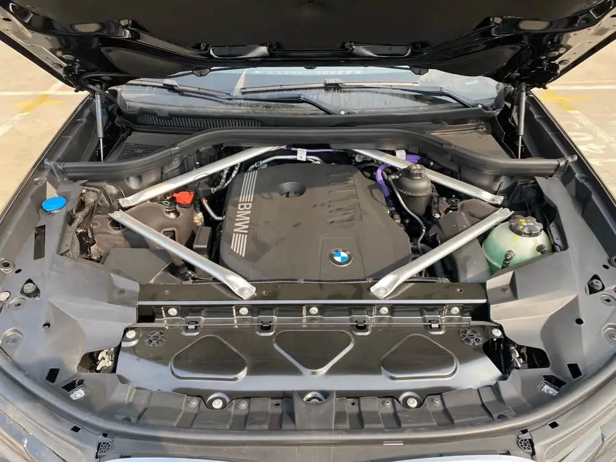 بي إم دبليو X7 2024 طراز xDrive40i حزمة فاخرة