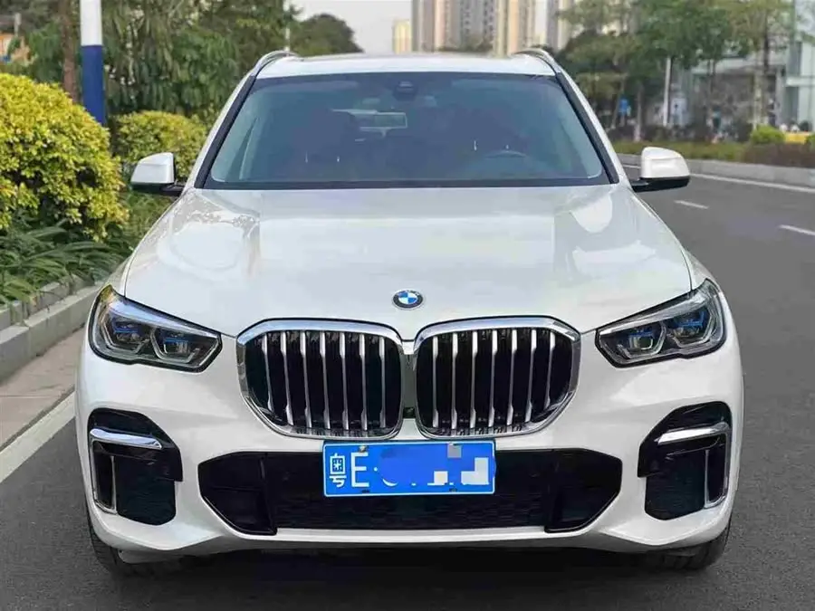 بي ام دبليو X5 2022 المحدثة xDrive 30Li مجموعة M الرياضية