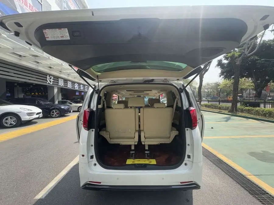 ألفارد 2020 بنظام مزدوج 2.5 لتر الفئة المميزة