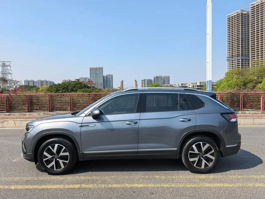 تيرون 2023 330 TSI الدفع الثنائي نسخة الرفاهية المتقدمة بلس