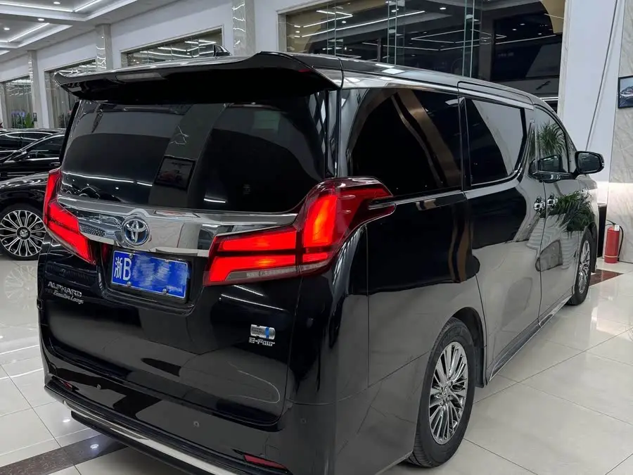 ألفارد 2021 بنظام هجين 2.5 لتر نسخة بريميوم