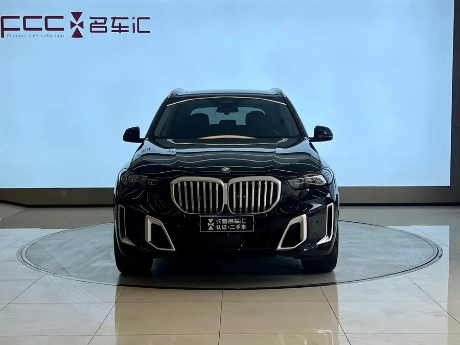بي إم دبليو X5 2023 xDrive 30Li حزمة M الرياضية