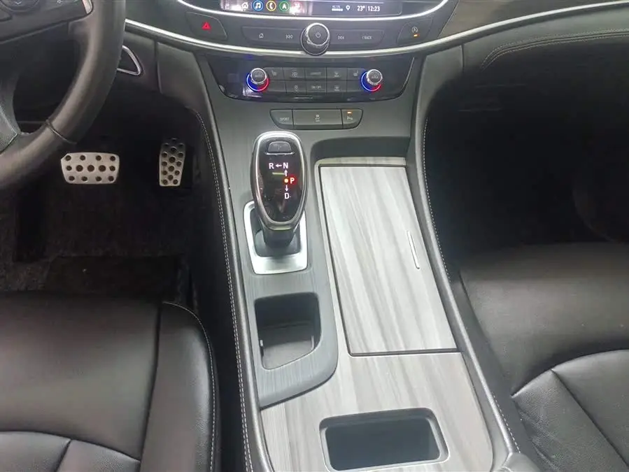 بايك لاكروس 2020 652T فاخرة