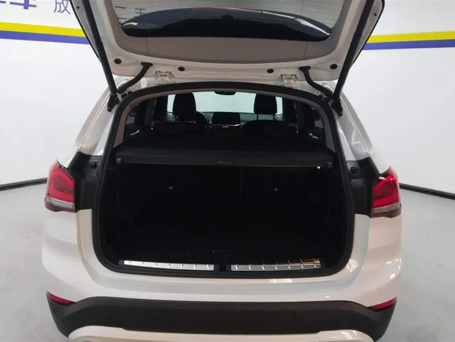 بي إم دبليو X1 طراز 2021 sDrive25Li الإصدار المتقدم