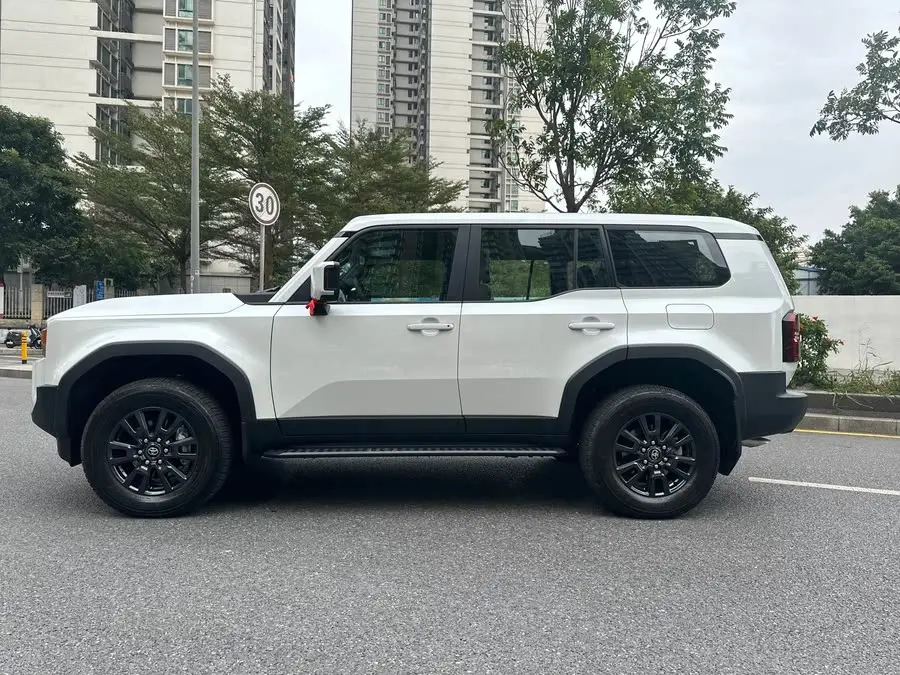 معلومات أساسية عن السيارة