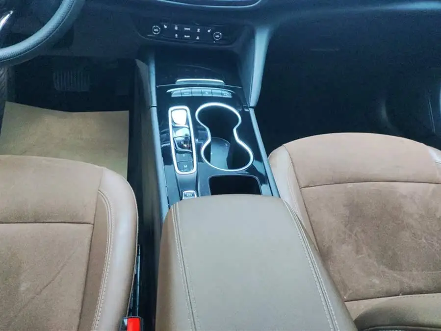 بيوك ريجال 2022 552T إصدار ذكي