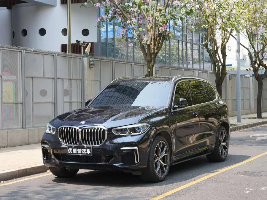 BMW X5 2022 xDrive 40Li M Sport Package