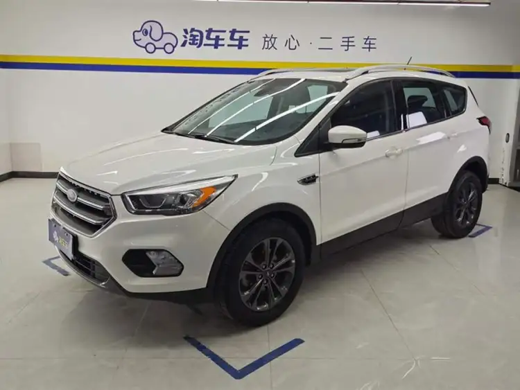 2019 Ford EcoSport 180 Two-Wheel Drive Platinum Edition National VI