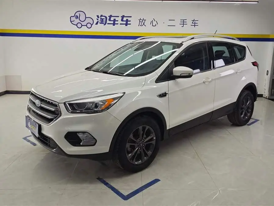2019 Ford EcoSport 180 Two-Wheel Drive Platinum Edition National VI
