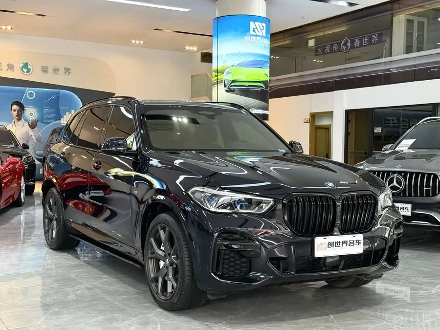 بي إم دبليو X5 2022 xDrive 40Li حزمة M الرياضية