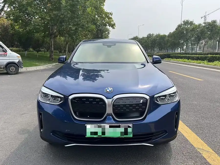 BMW iX3 2021 Leading Edition