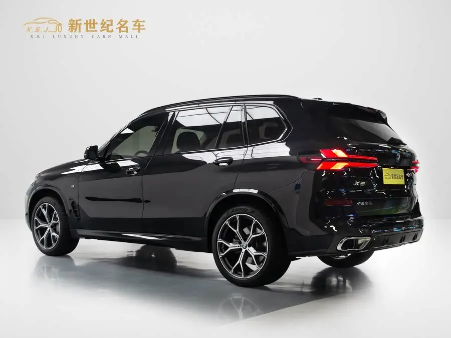 بي إم دبليو X5 2023 xDrive 30Li حزمة مميزة رياضية ليلية