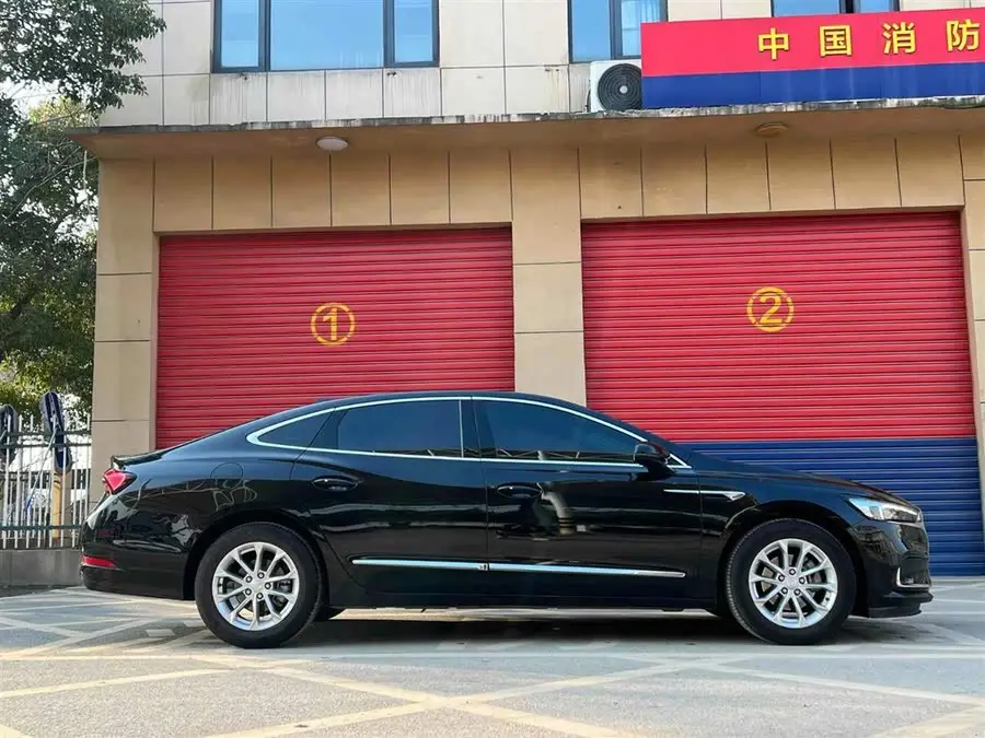 بيوك لاكروس 2022 552T الفاخرة