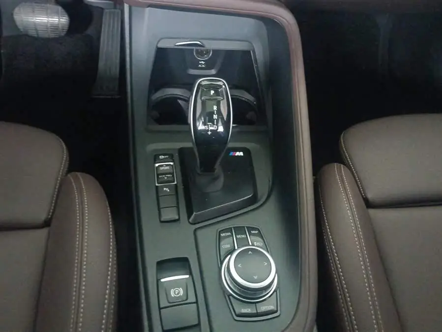 2022 BMW X1 sDrive25Li Leading Edition