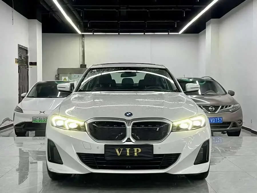 بي إم دبليو i3 2022 eDrive 35 L