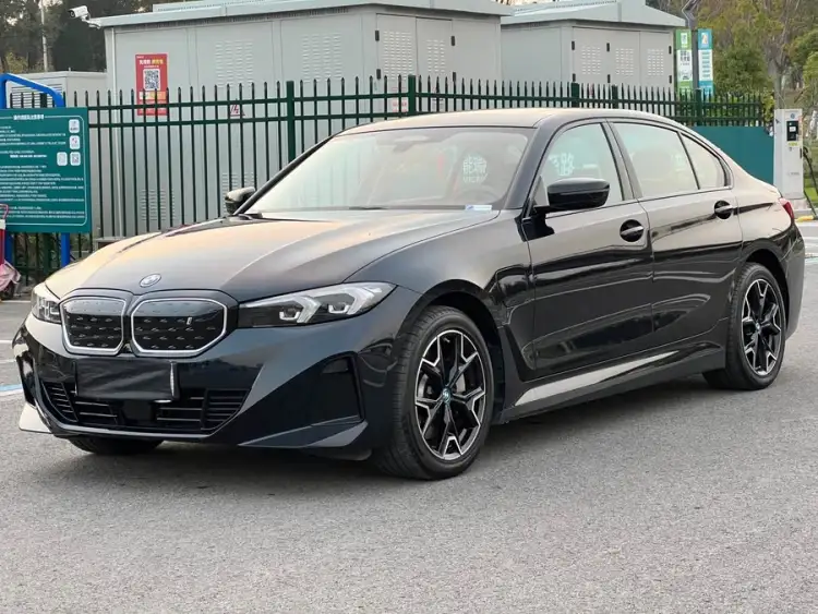 BMW i3 2023 eDrive 40 L Night Package