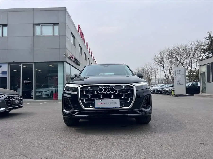 Audi Q7 2024 55 TFSI quattro S line Sport