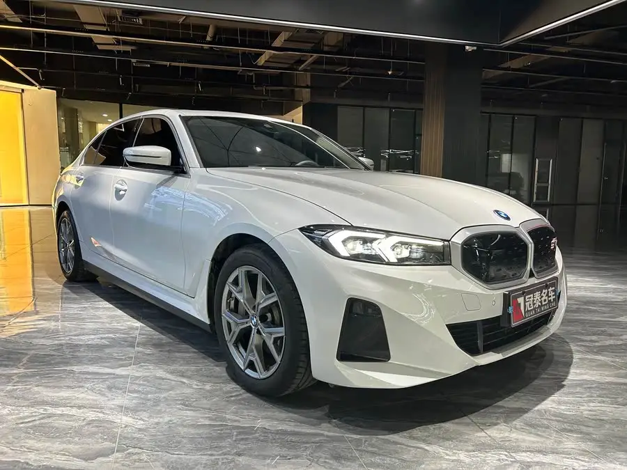 بي إم دبليو i3 2024 eDrive 35 L