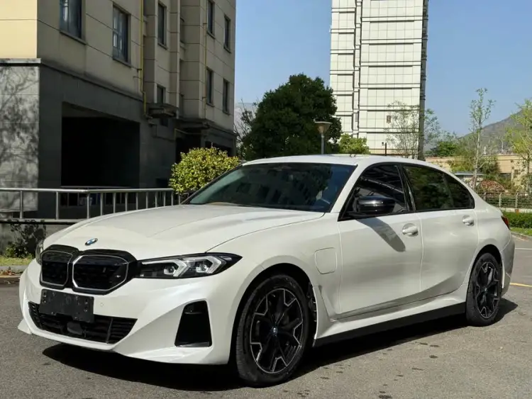 BMW i3 2023 eDrive 40 L Night Package