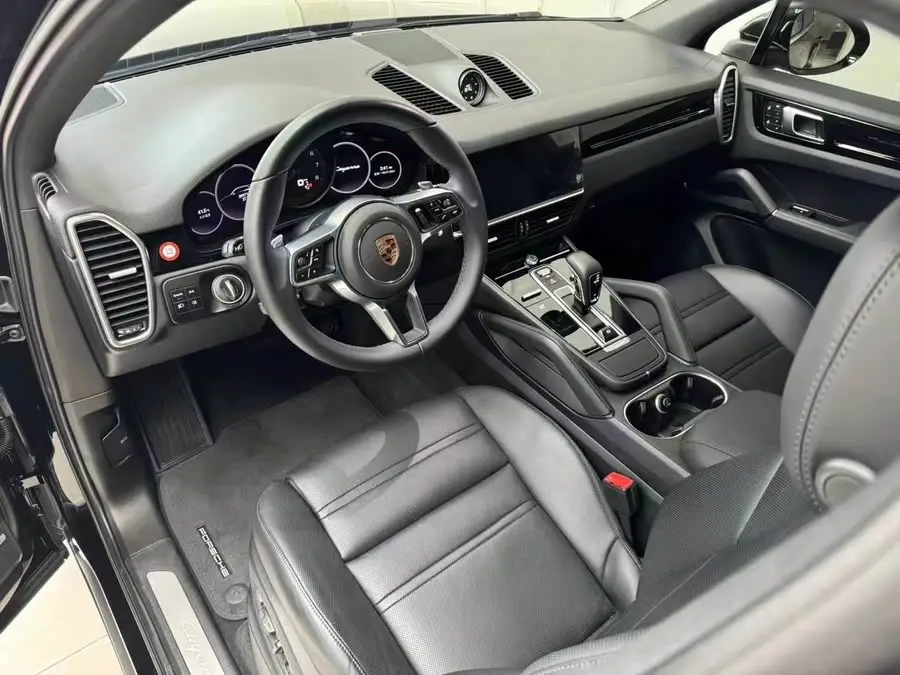 2022 Cayenne 3.0T Platinum Edition