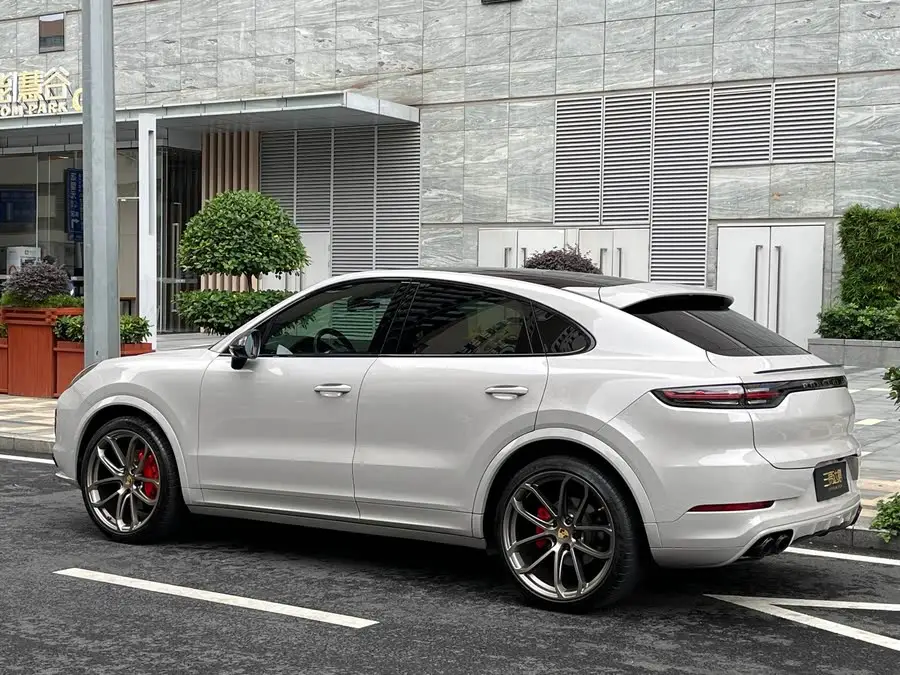 2022 Cayenne Cayenne Coupé 3.0T Platinum Edition