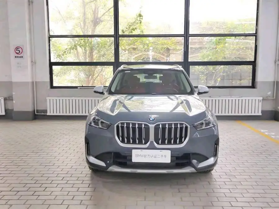 بي إم دبليو X1 2023 sDrive20Li حزمة تصميم X