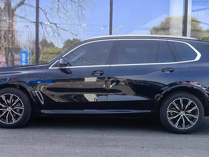 بي إم دبليو X5 2022 طراز مُعدل xDrive 30Li حزمة M الرياضية