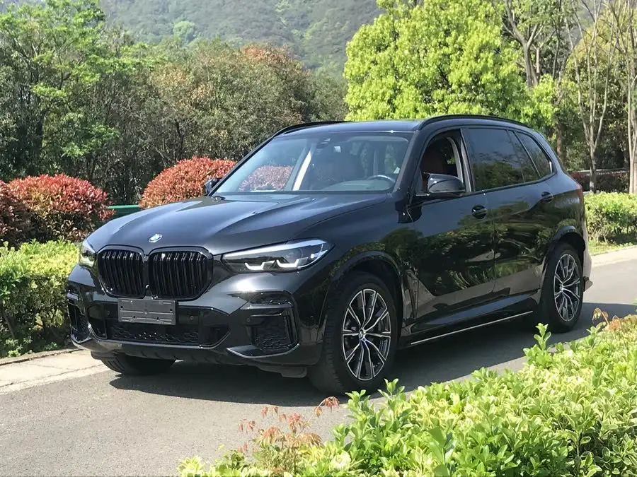 بي إم دبليو X5 2022 الطراز المحسن xDrive 30Li حزمة M الرياضية