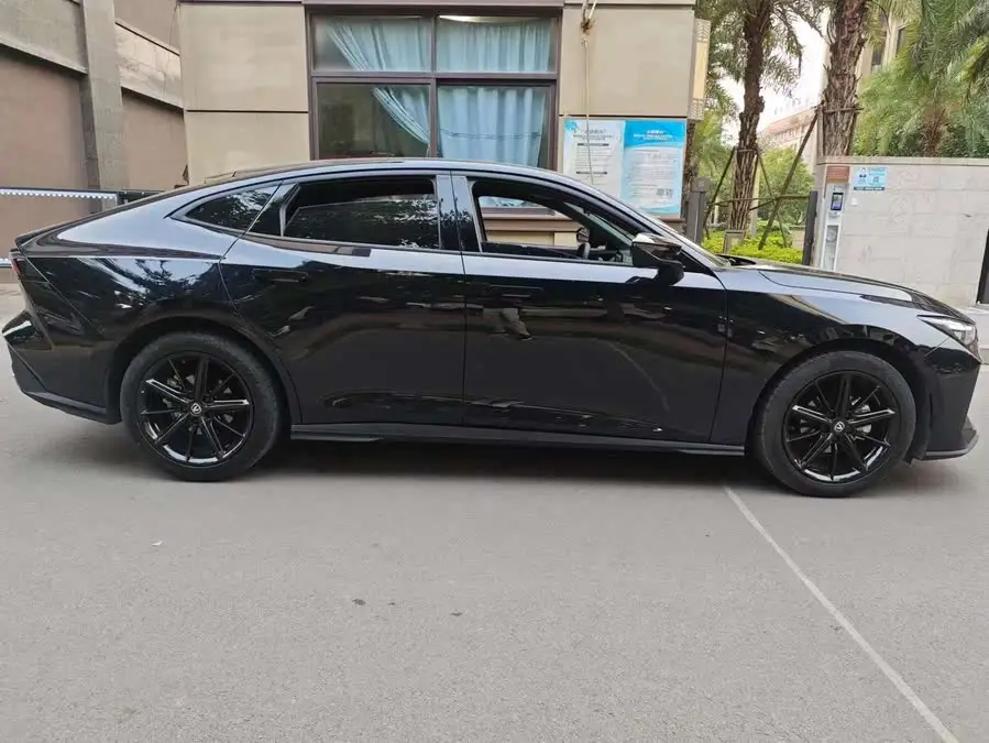 Changan UNI-V 2023 1.5T Premium