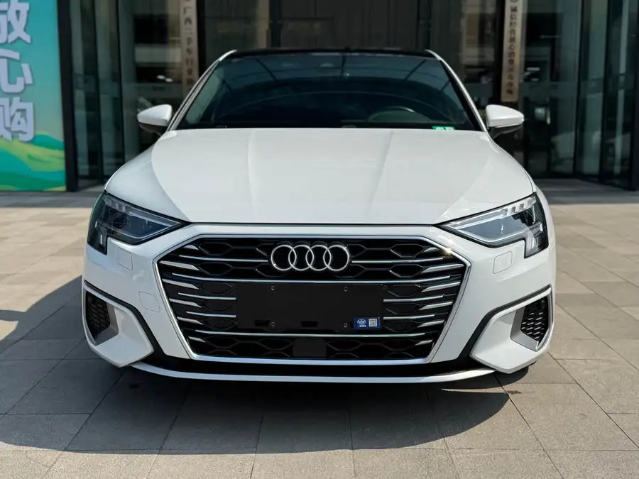 أودي A3 2023 A3L ليموزين 35 TFSI إصدار الأناقة العصرية