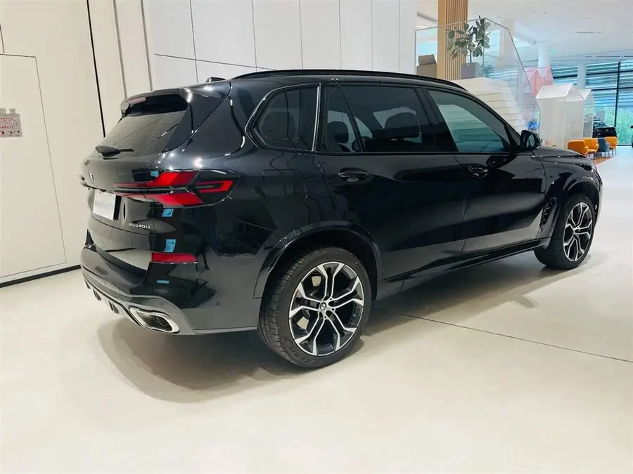 2023 BMW X5 xDrive 40Li Exclusive M Sport Night Package