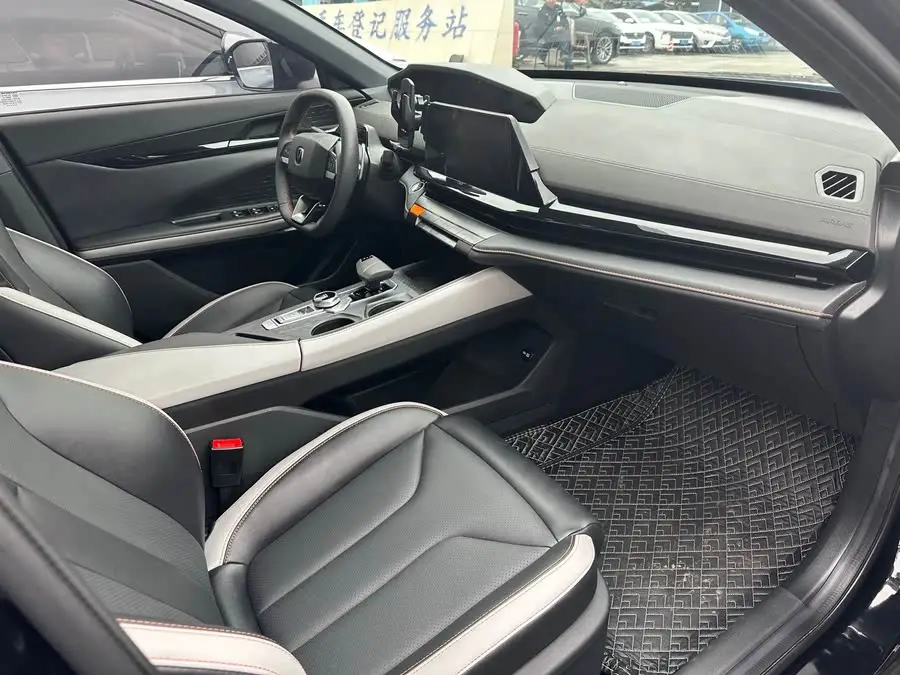 Changan UNI-V 2023 1.5T Sport Edition