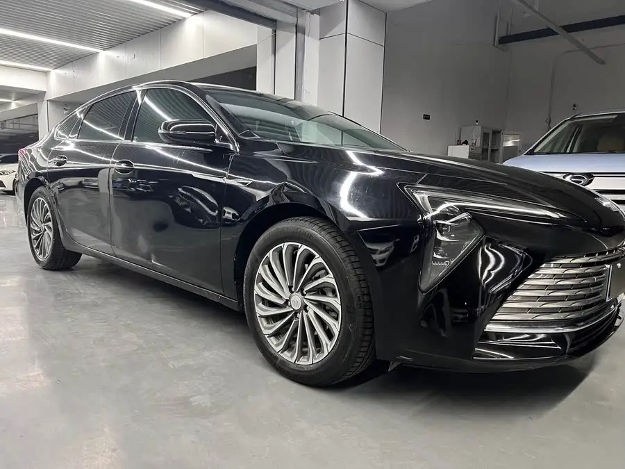 بيوك لاكروس 2023 28T إصدارة الاستمتاع