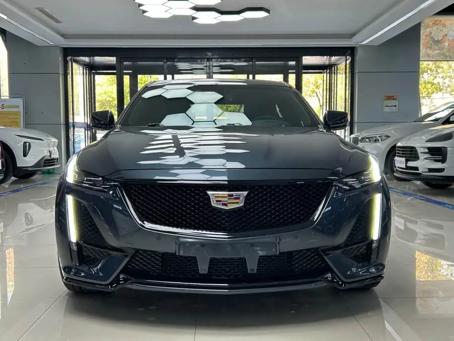 كاديلاك CT5 2021 28T الطراز الرياضي المتقدم