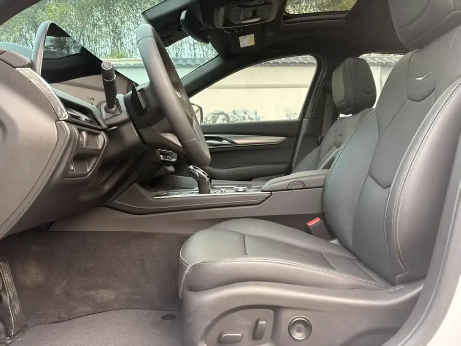 كاديلاك CT5 2024 28T برو الفاخر