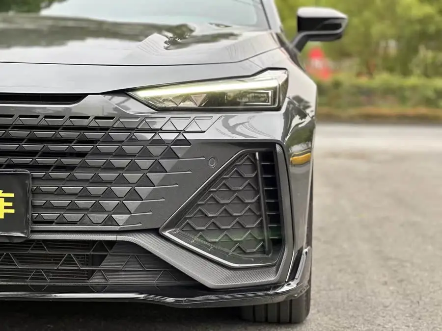 Changan UNI-V 2023 2.0T Leading Edition