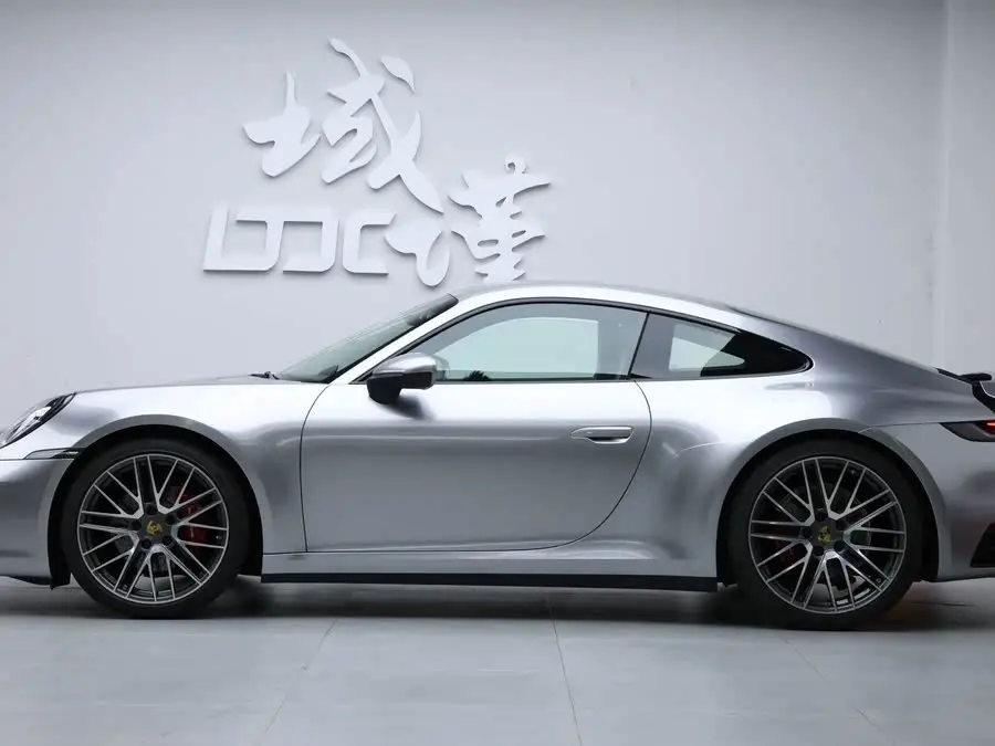 بورش 911 2023 كاريرا 3.0T