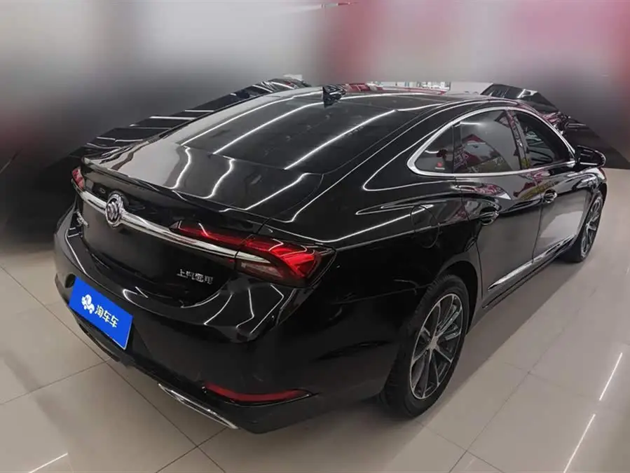 بيوك لاكروس 2022 652T الفاخرة