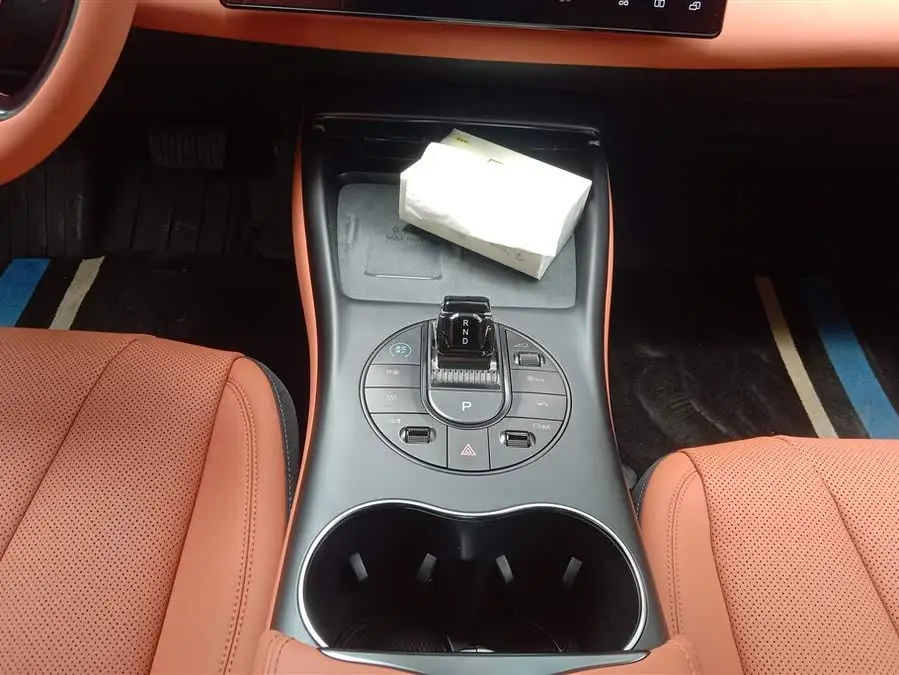 ختم 2025 طراز 650 نسخة القيادة الذكية